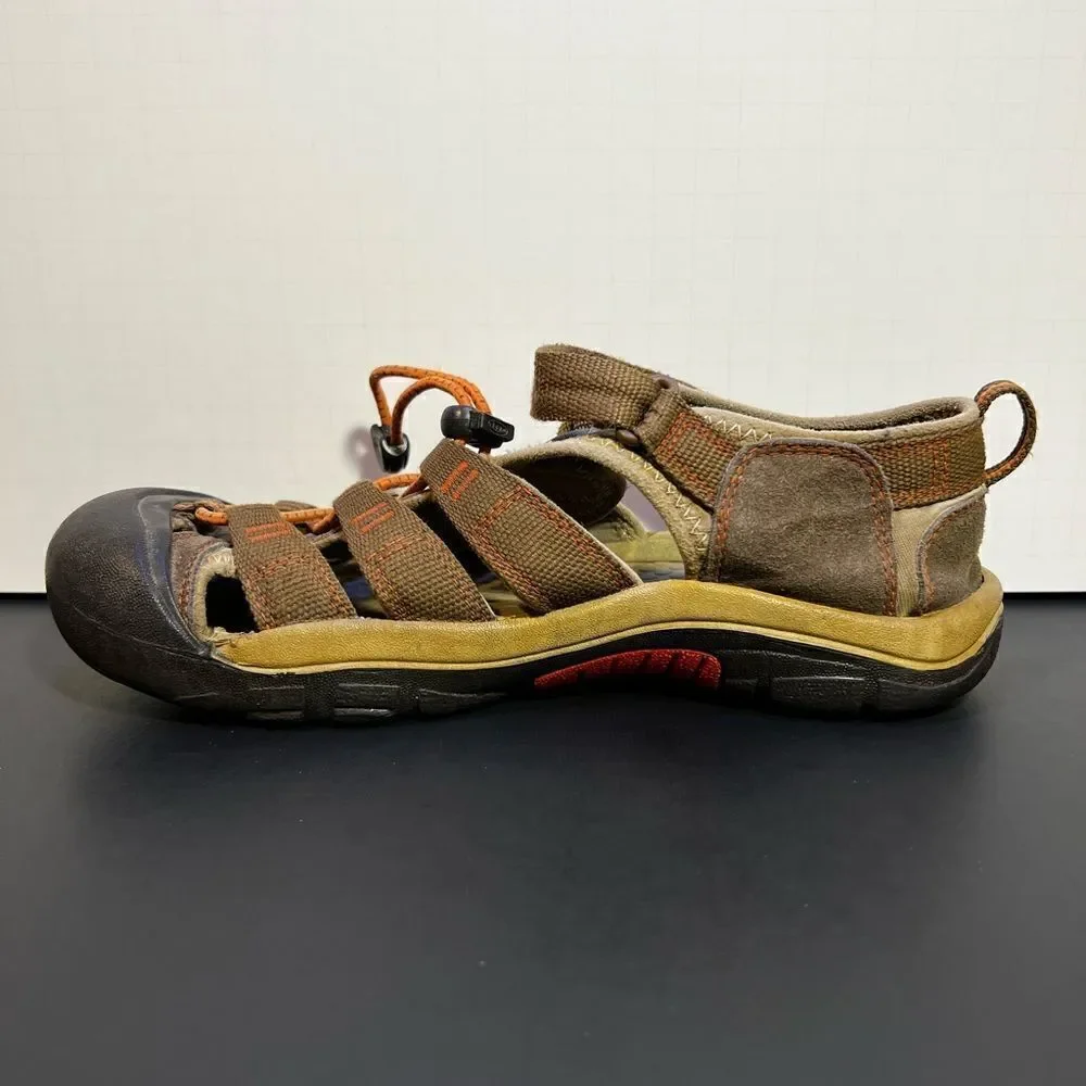 Kids KEEN Newport H2 Brown Waterproof Sandals / Size 5